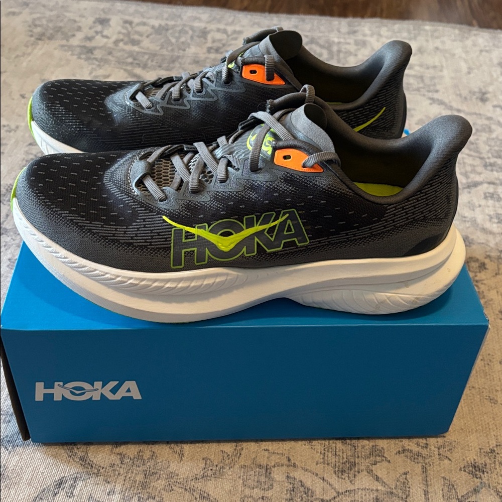 Hoka One One Mach 6 Running Shoes - size 10 - grey/white/green